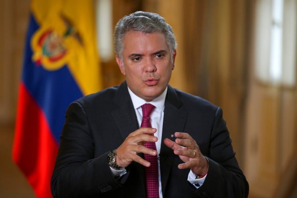 <p>Presidente de Colombia anuncia revisión a polémica reforma tributaria tras masivas protestas de la población</p>