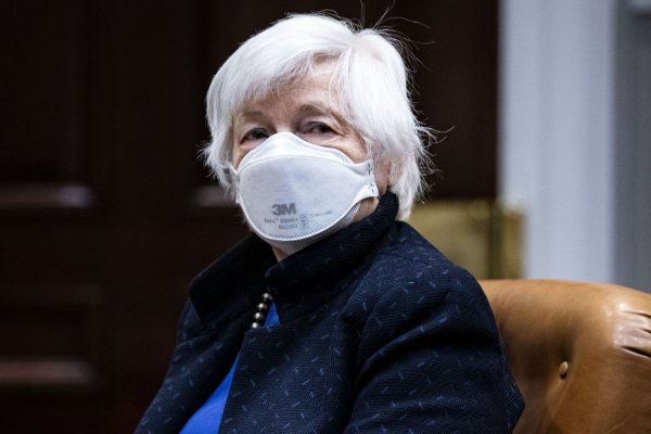 Yellen sale a aclarar comentarios sobre inflación y descarta necesidad de subir tasas tras agitación en los mercados
