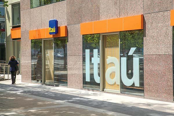 Los alcances de la alianza Itaú-Rappi: banco espera abrir 100 mil tarjetas en 12 meses en Chile