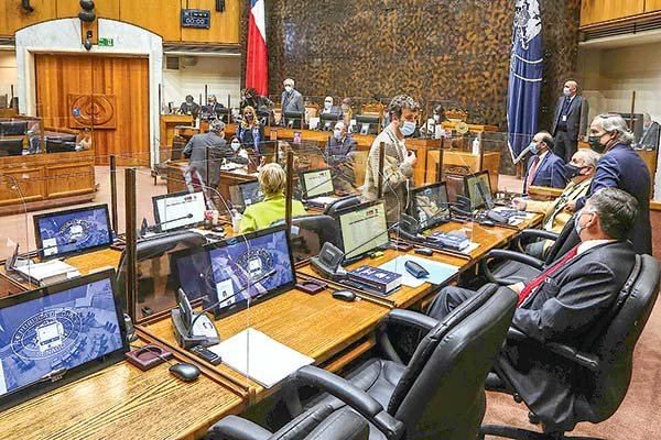 Senado despacha a ley bono de $200 mil para cuentas con saldo cero, pero sin reintegro obligatorio
