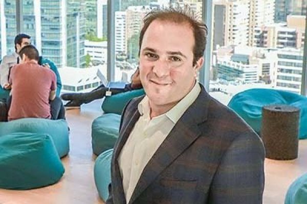 FinTech ligada a Andrés Abumohor le recompra los activos en Chile y Colombia a la quebrada Greensill