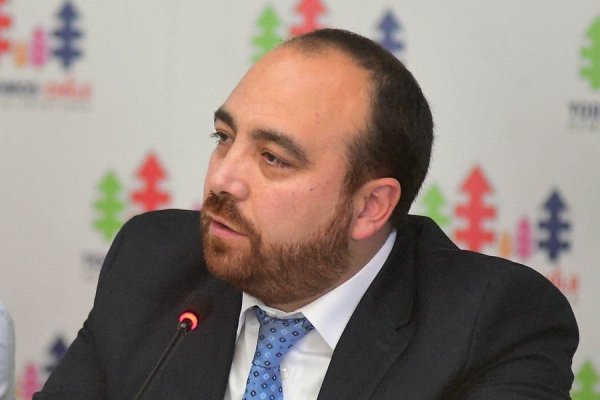 Chahin renuncia a presidencia de la DC en medio de críticas por elecciones y dudas en torno a candidatura de Rincón