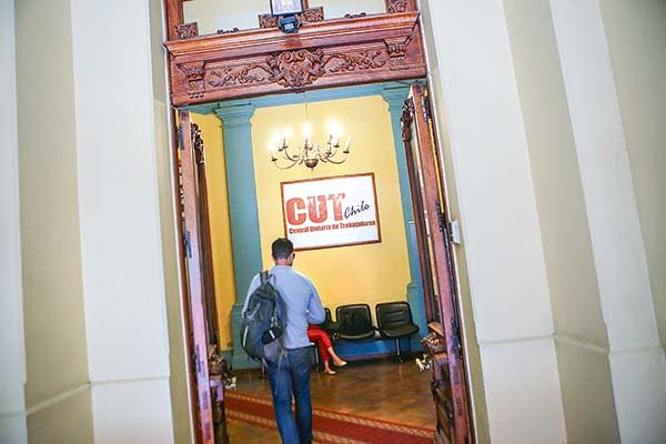Elecciones en la CUT: colegio electoral suspende sorpresivamente los comicios