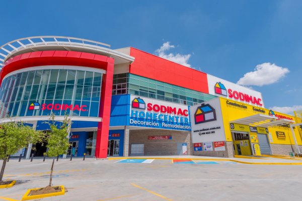 Fachada exterior de la nueva tienda en la ciudad de León