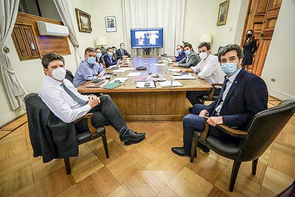 ChileVamos se alinea con IFE universal del Gobierno y oposición presiona por proyectos