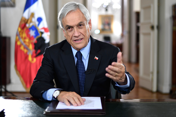 A 10 meses de su salida, el gobierno habría cumplido sólo el 53% de sus compromisos económicos