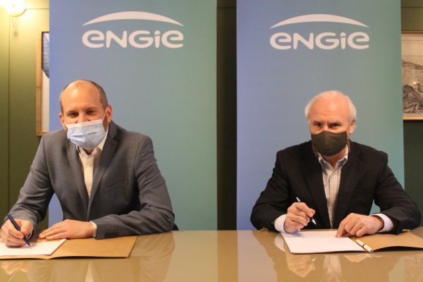 Luis Meersohn, gerente corporativo comercial de Engie Chile; y José Miguel Ibáñez, gerente general Minera HMC.