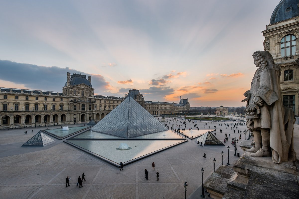 <p>El Louvre tendrá a su primera directora en 228 años, con influencia chilena</p>