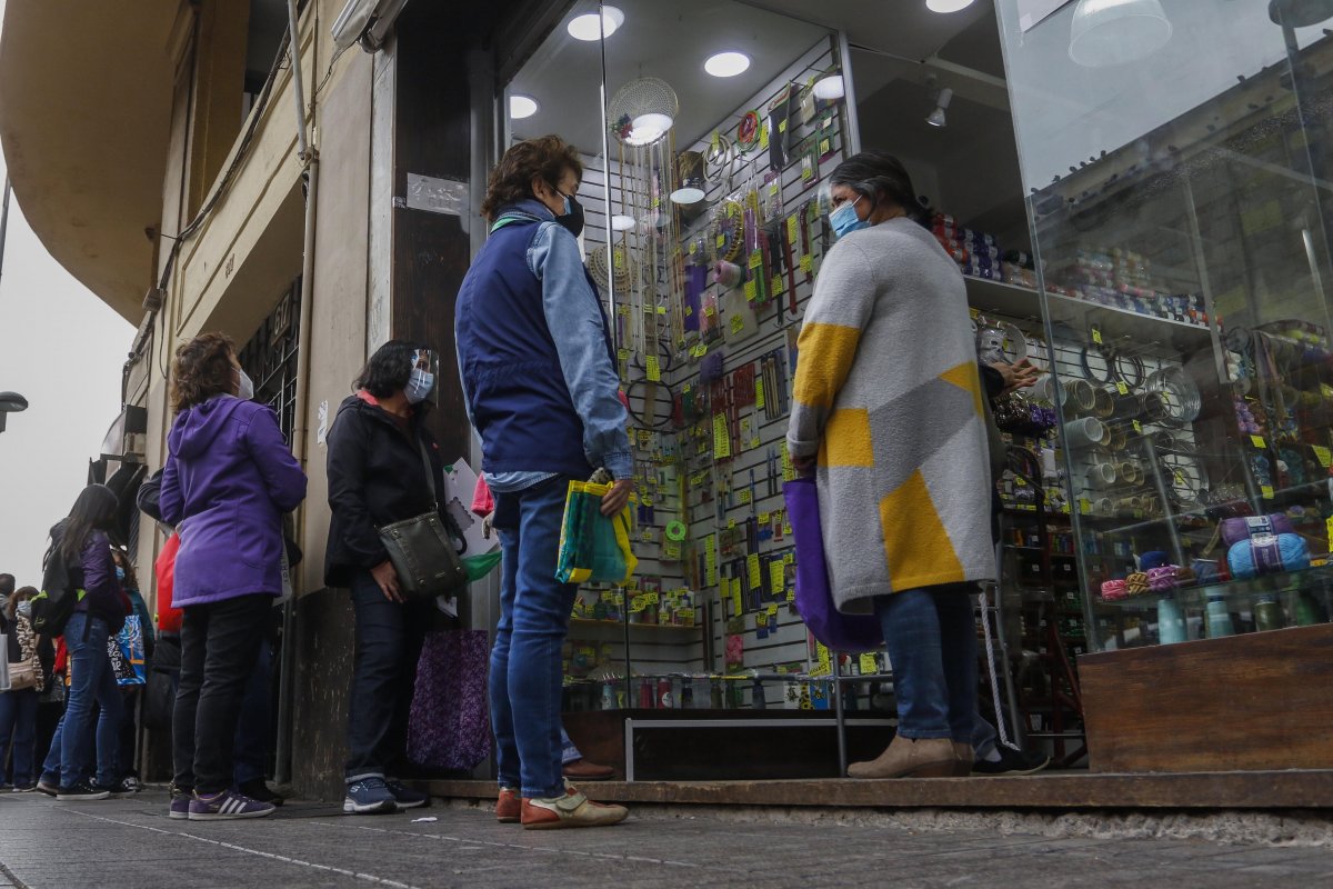 <p>La economía en abril salta ante la baja tasa de comparación y el dato rememora los mejores tiempos de la actividad en los años 90</p>