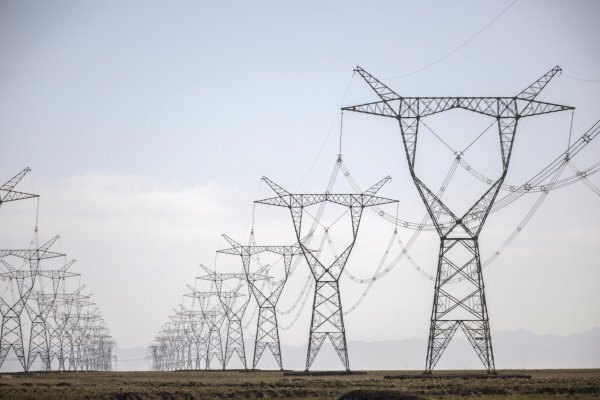 China sufren apagones y racionamiento eléctrico a medida que crecimiento impulsa la demanda