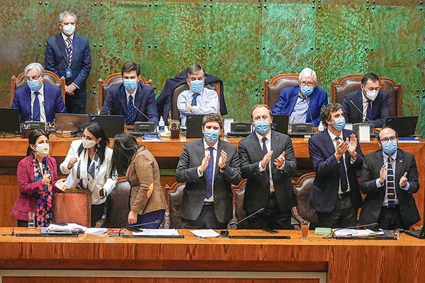 Cámara aprueba IFE ampliado y no prospera intento de la UDI de extenderlo a diciembre
