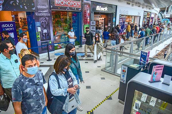 El consumo alimenta las positivas perspectivas para el año. Foto: Agencia Uno