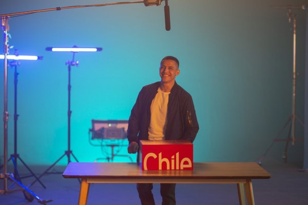 Alexis Sánchez se convierte en el nuevo embajador de los productos chilenos