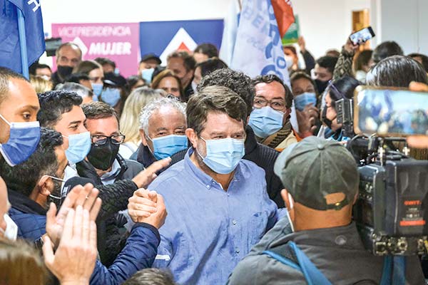 El “pacto proempleo” al estilo neozelandés que buscará impulsar el gobernador Claudio Orrego