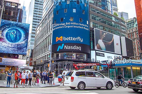 Nasdaq comunicó el levantamiento de capital de la chilena Betterfly en el Nasdaq Market Site en Time Square, Nueva York.