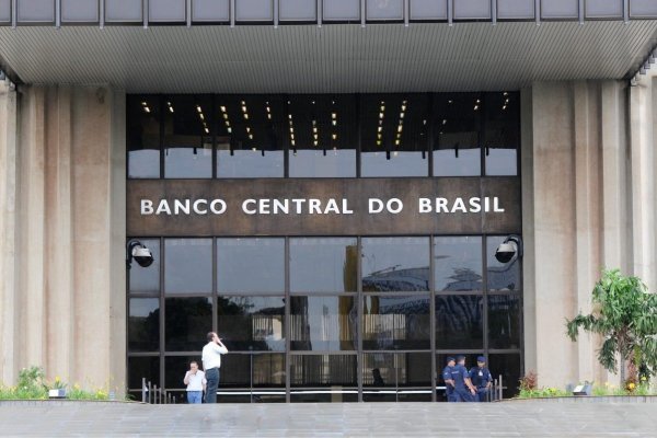 Banco Central de Brasil sube tasas de interés en 75 puntos base por tercera ocasión consecutiva