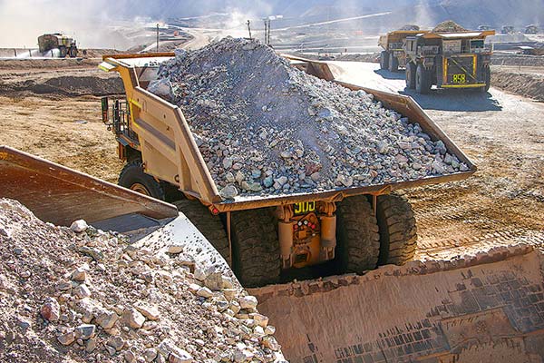 Royalty minero: Senado calcula que el debate se extenderá por un mes en la comisión de Minería