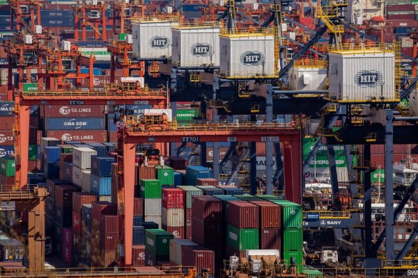 Puertos chinos registran retrasos peores que bloqueo del Canal de Suez que agravarán caos en comercio global