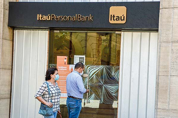 Itaú calienta motores para su aumento de capital y se reúne con analistas para explicar la operación
