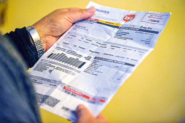 Senadores y municipios ponen presión al Ejecutivo por deudas de servicios básicos