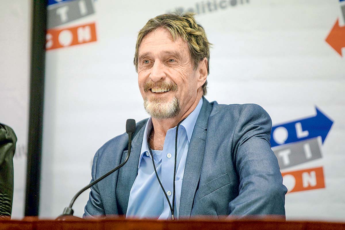 <p>La vida de película que protagonizó (a veces como bandido) John McAfee</p>