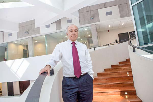 Hernán Cheyre director del CIES de la UDD: “Si algo ha hecho que nos estanquemos no es la Constitución, es la falta de reformas”