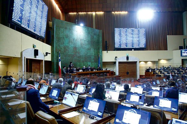 Cámara acoge a trámite proyecto que rebaja la semana laboral a cuatro días