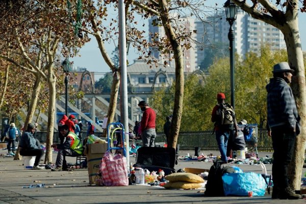 <p>Casen: subsidios contienen en parte la caída de ingresos, pero pobreza extrema llega a 830 mil personas</p>