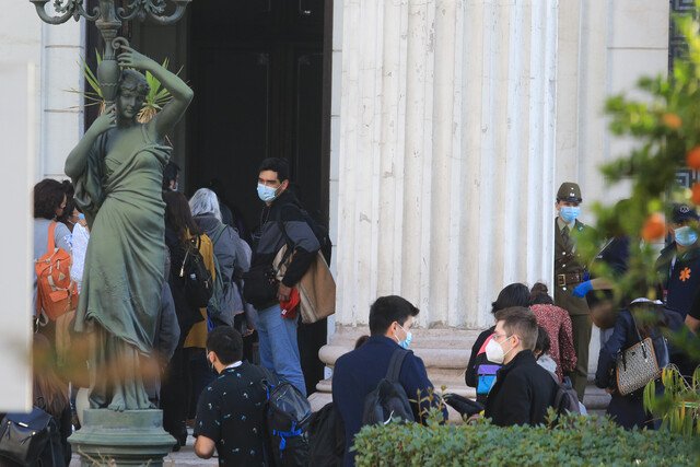 <p>La mesa de la Convención se reunió con representantes del Gobierno en la mañana. Hasta ahí todo bien. Pero en la tarde falló el intento de iniciar la cita en el exCongreso. Foto: Agencia Uno </p>