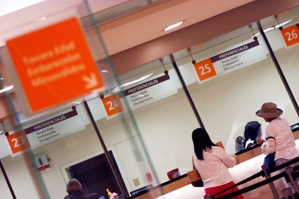 Demanda de créditos bancarios disminuye de la mano de una restricción de oferta a PYMES