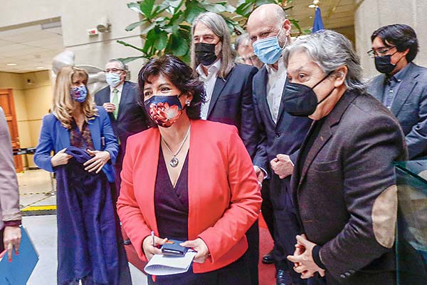 Para “hacer escuela en pandemia”: senadores convocan mesa de trabajo político-social