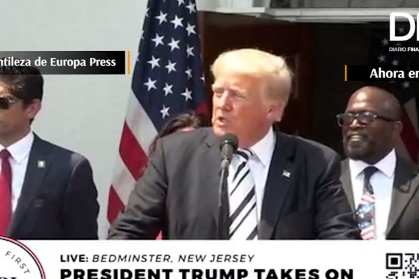 <p>Ahora en DF| Donald Trump anuncia que demandará a Facebook y Twitter por el bloqueo a sus cuentas</p>