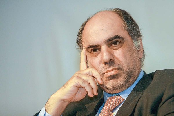 Los movimientos accionarios de Jorge Selume en Clínica Indisa