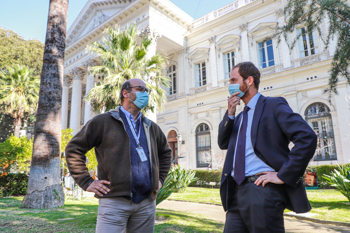 <p>Atria y Cozzi discrepan sobre la primera semana como constituyentes</p>