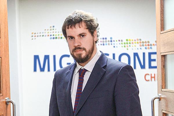 Álvaro Bellolio director Servicio Nacional de Migraciones: “No queremos que Chile sea un país que reciba a migrantes para que estén en condición de pobreza”
