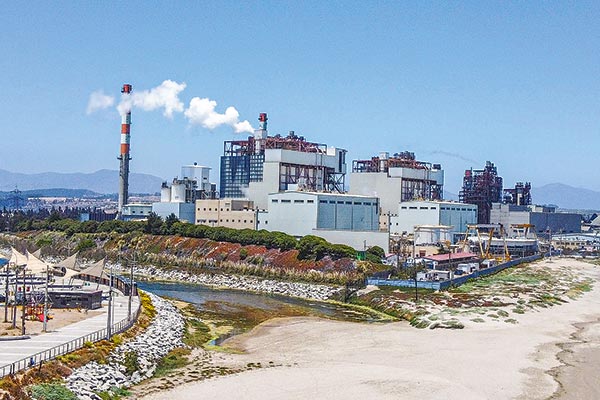 AES Andes se suma a alertas por disponibilidad de combustible en Ventanas debido a las marejadas