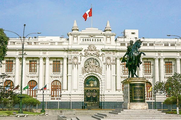 Congreso aprobó el acuerdo en medio del incierto escenario presidencial en Perú. Foto: Bloomberg