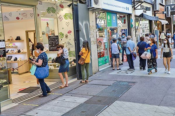 Comercio valora el avance de la Región Metropolitana a la fase 3 del plan Paso a Paso