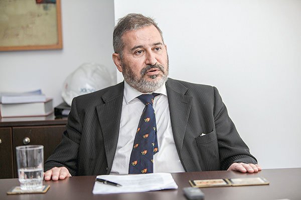 Alejandro Alarcón, asesor económico de Sichel: “Una de las cosas buenas que tiene es que escucha y no impone nada por la fuerza”
