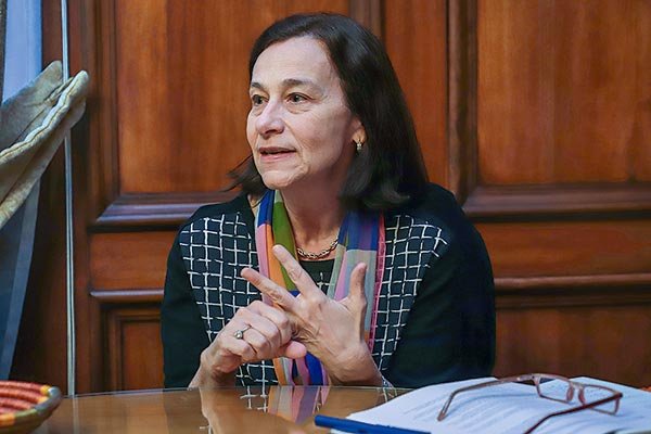 Desafíos pospandemia: Rosanna Costa llama a “revertir" la reducción del crecimiento de largo plazo de la economía chilena