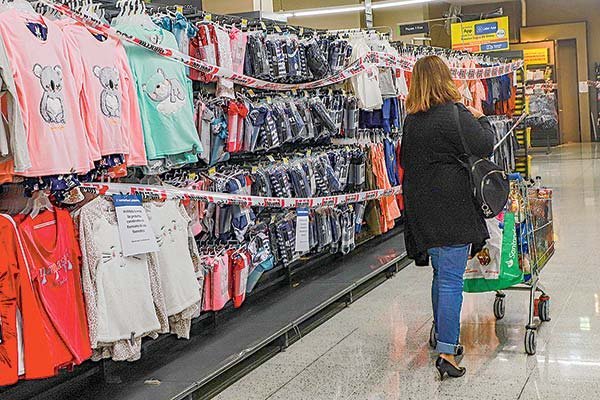 Ipsos: Confianza de los consumidores chilenos repunta por tercer mes consecutivo, pero sin escapar aún del pesimismo