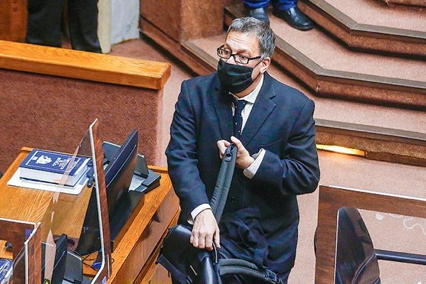 ¿Ley corta de Pensiones toma fuerza? Senadores de oposición buscan acuerdo con el gobierno