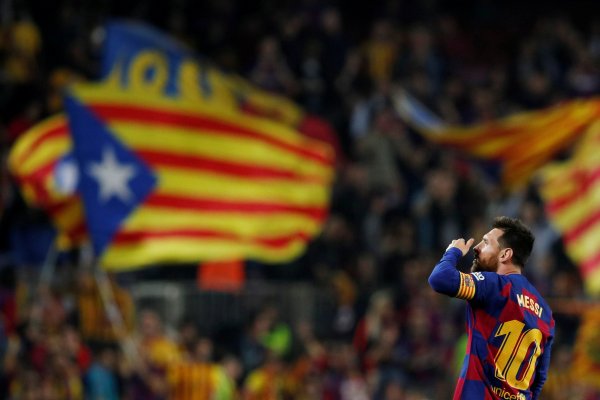 Cómo el FC Barcelona tiró a la basura su reinado e inició el declive que marca la salida de Messi