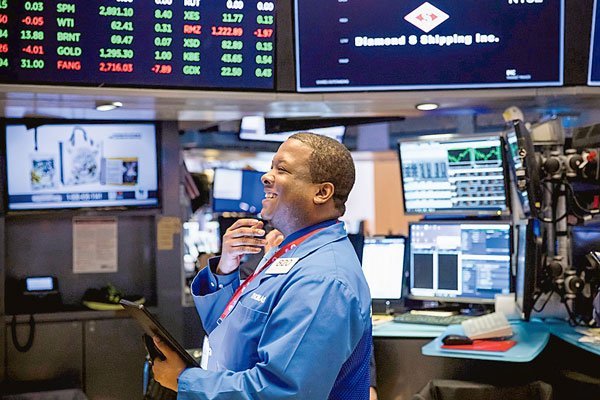 Acciones de bancos chilenos avanzan en la bolsa ante el escenario de mayor inflación