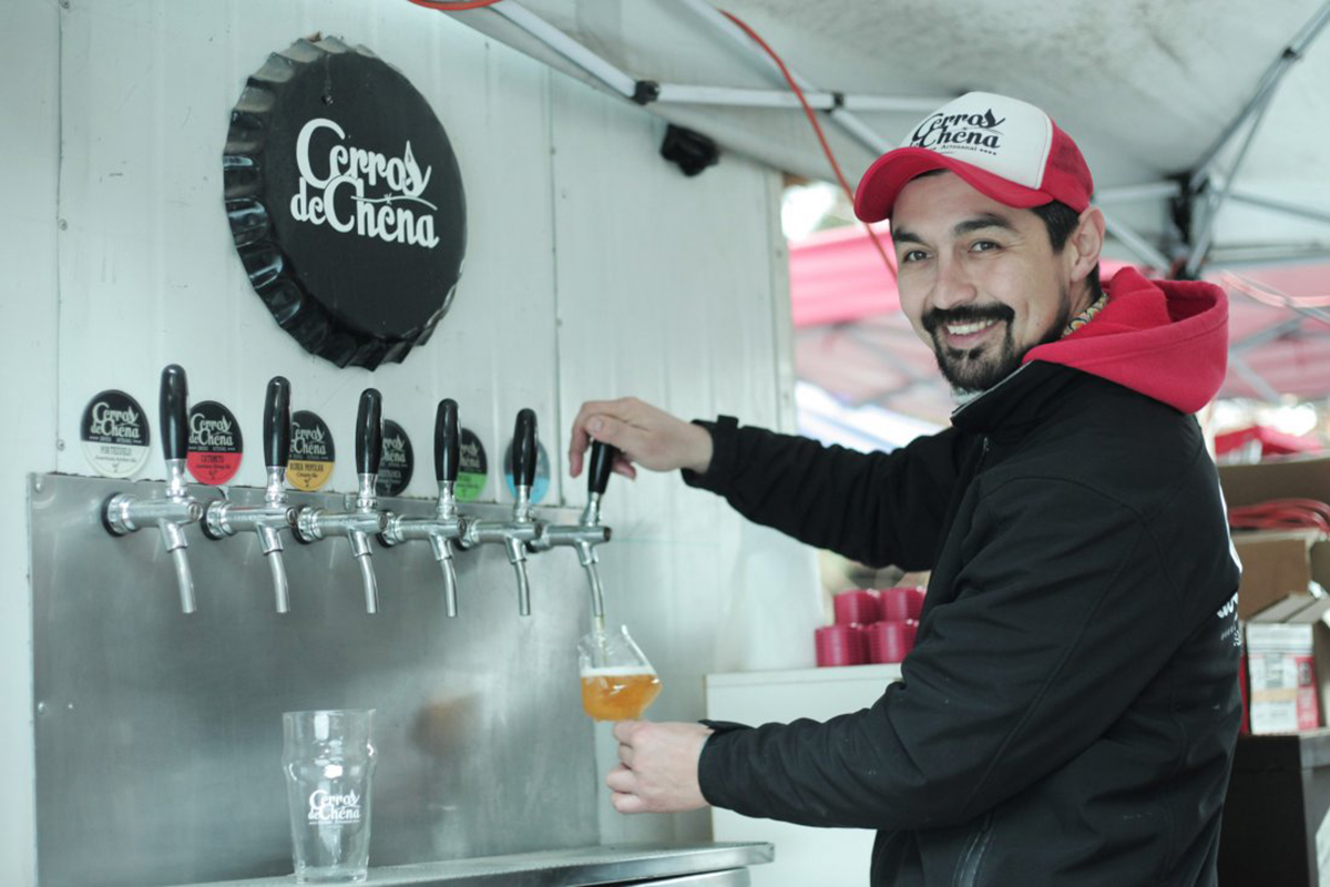 <p>"Escudo x Cerros de Chena" la cerveza de CCU con sello de San Bernardo</p>