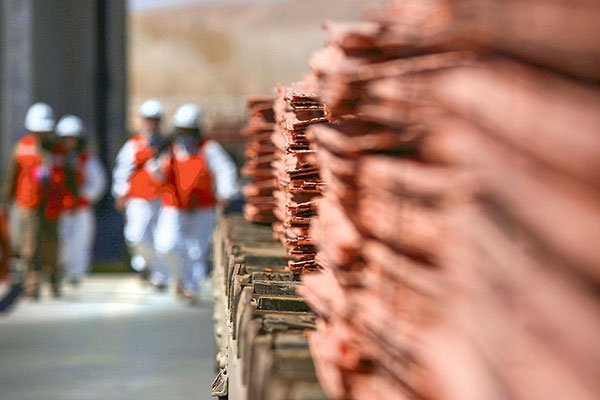Minera Escondida y sindicato logran acuerdo y lo someterán a votación de trabajadores