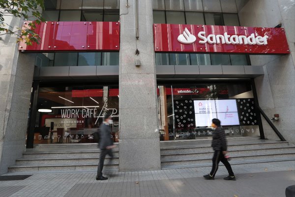 Santander prevé que economía local crecerá entre 9% y 10%