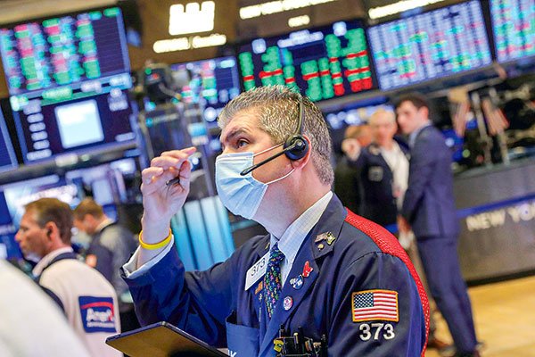 Wall Street toca nuevos máximos tras dato de inflación de julio en EEUU y se mantiene a la espera del IPP