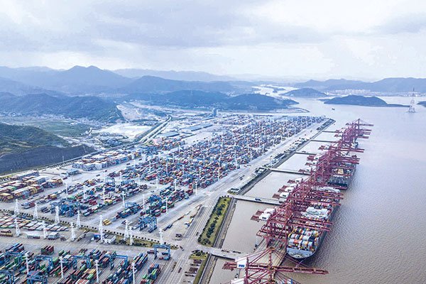 Exportadores en alerta por cierre de puerto chino ad portas de temporada de fruta