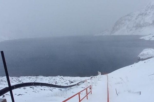 Foto: Embalse El Yeso, Twitter Ministro Alfredo Moreno.